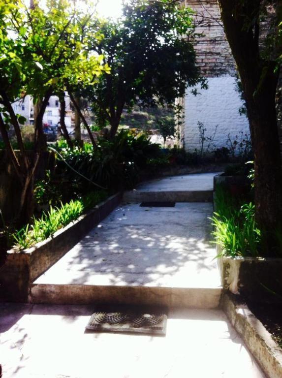 Ruols Guesthouse Gjirokastër Buitenkant foto
