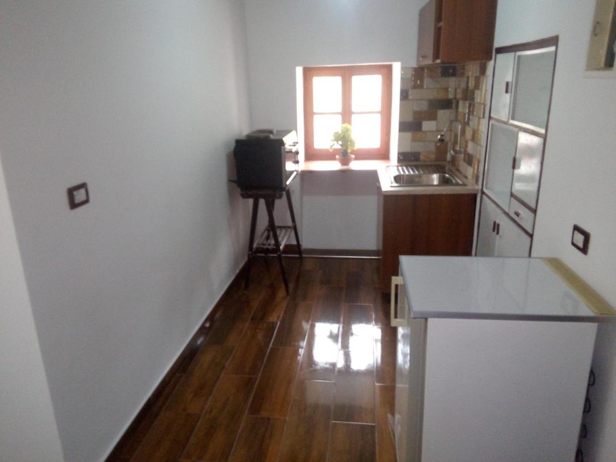 Ruols Guesthouse Gjirokastër Buitenkant foto