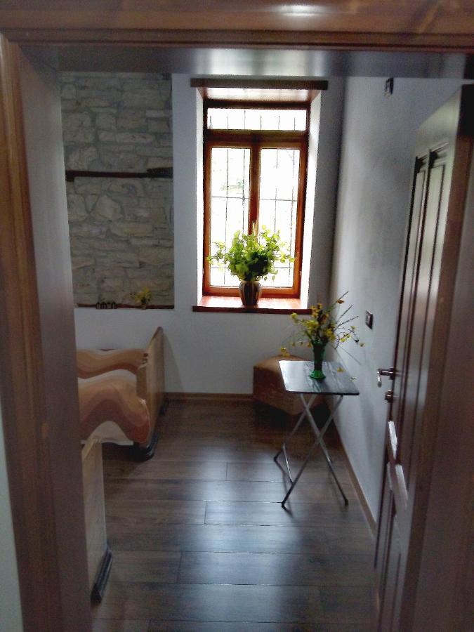 Ruols Guesthouse Gjirokastër Buitenkant foto