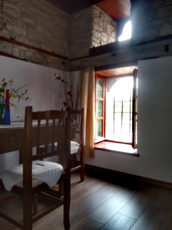 Ruols Guesthouse Gjirokastër Buitenkant foto