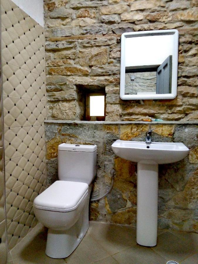 Ruols Guesthouse Gjirokastër Buitenkant foto