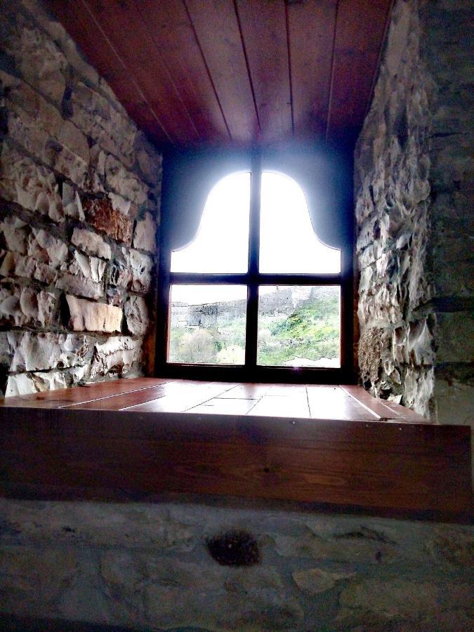Ruols Guesthouse Gjirokastër Buitenkant foto
