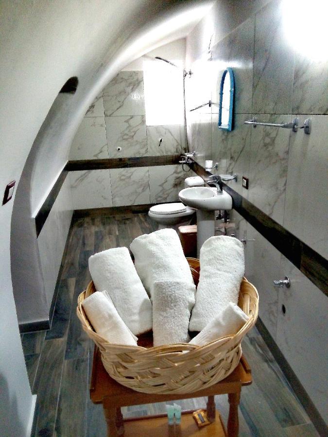 Ruols Guesthouse Gjirokastër Buitenkant foto